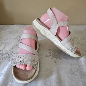 Soft Moc Sandals Women's Vegan Suede  Beige  Sandals Walking Comfy  Sz 39 or 8